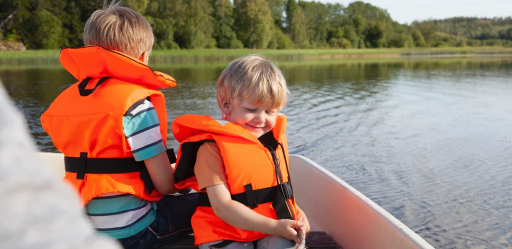 Seguridad en niños al viajar en barco